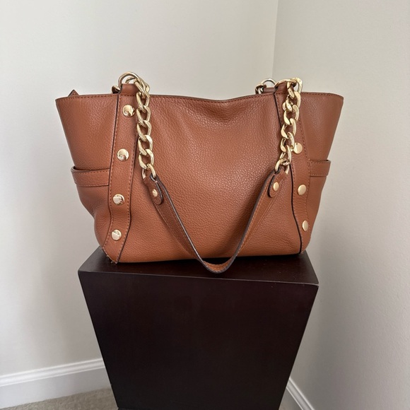 Michael Kors Delancey Tote Crossbody Bag Tan Brown leather with gold hardware - Picture 3 of 11